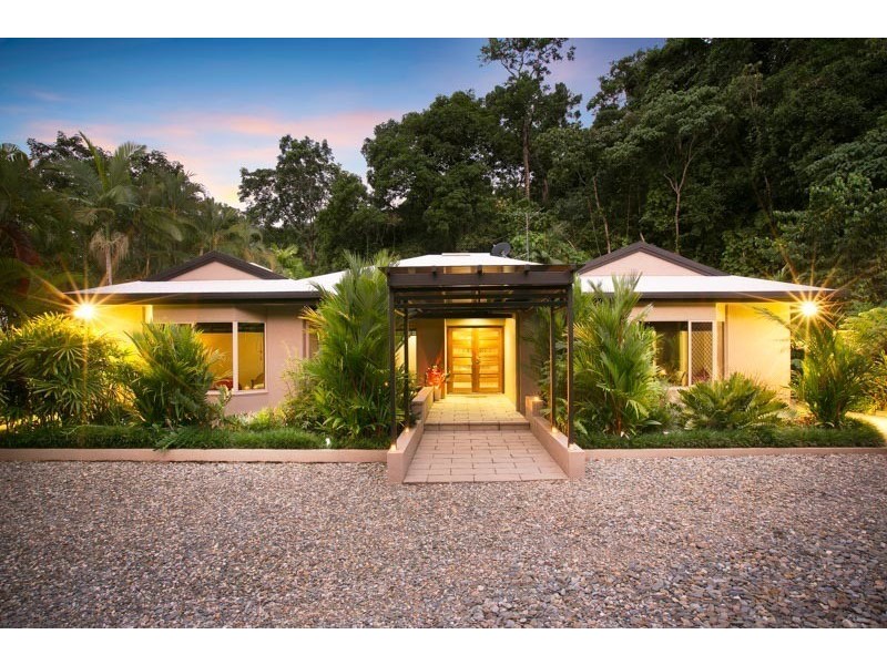 13 Jak Gee Street, Redlynch QLD 4870