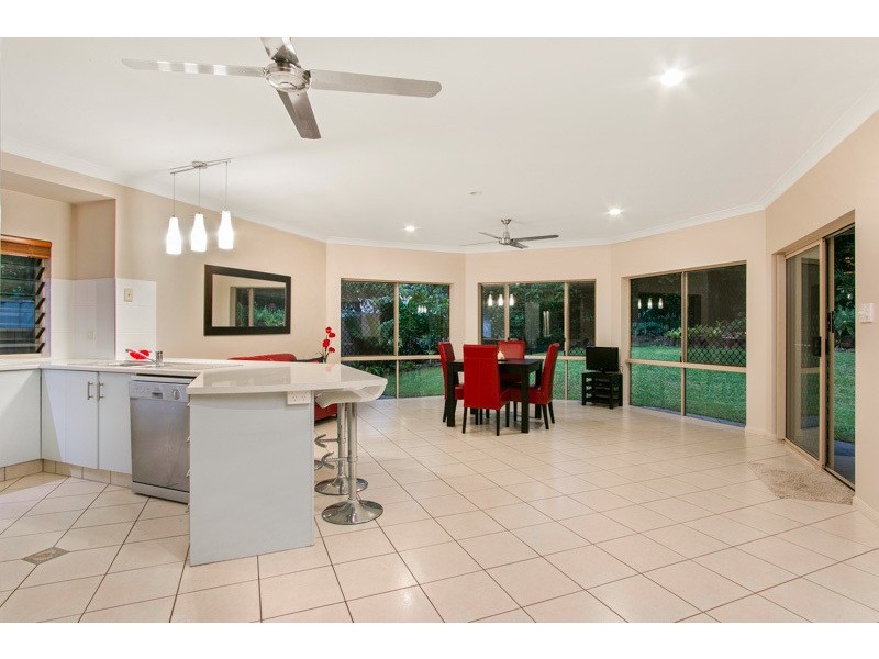 13 Jak Gee Street, Redlynch QLD 4870