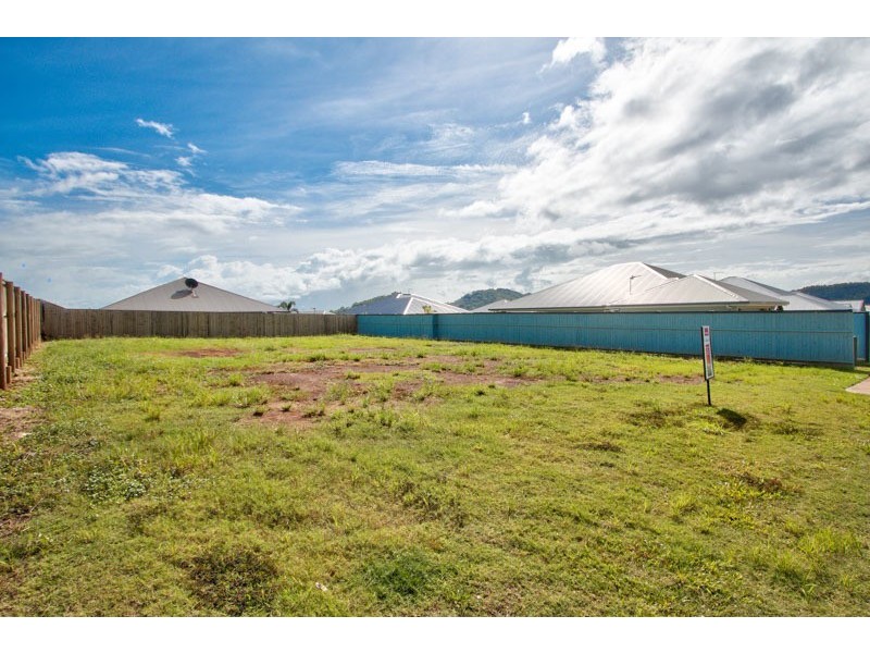 46 Springbrook Avenue, Redlynch QLD 4870