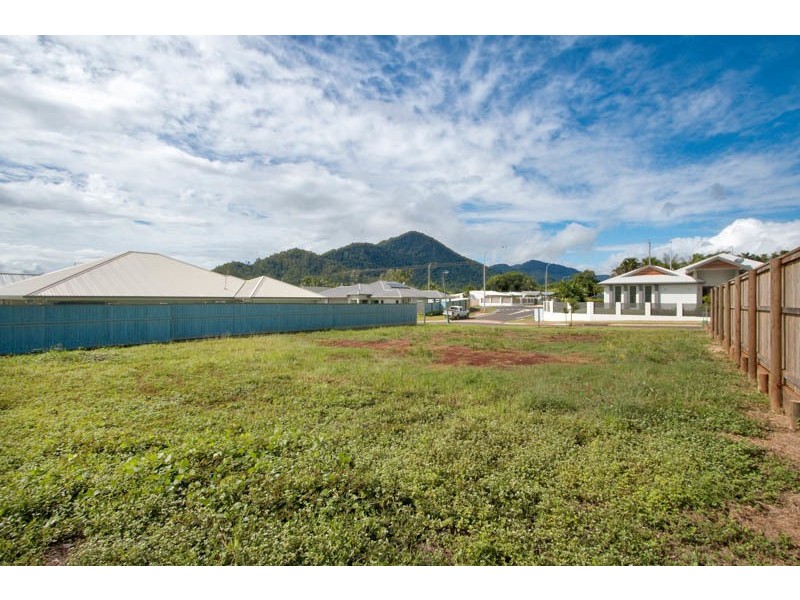46 Springbrook Avenue, Redlynch QLD 4870