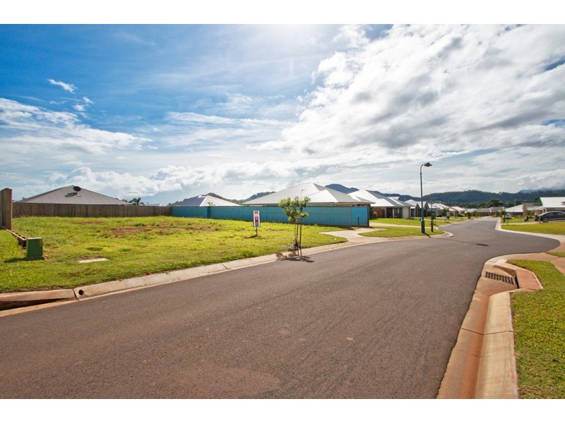 46 Springbrook Avenue, Redlynch QLD 4870