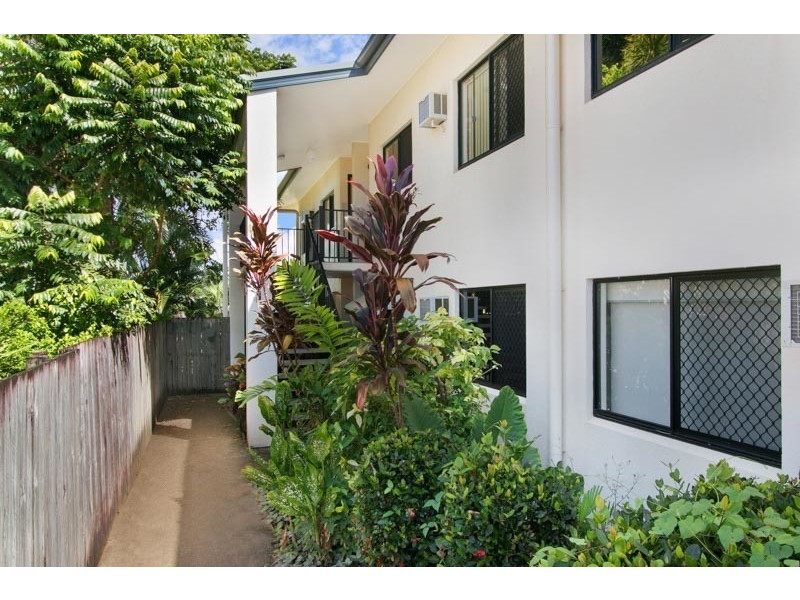 8/6 Short Street, Redlynch QLD 4870