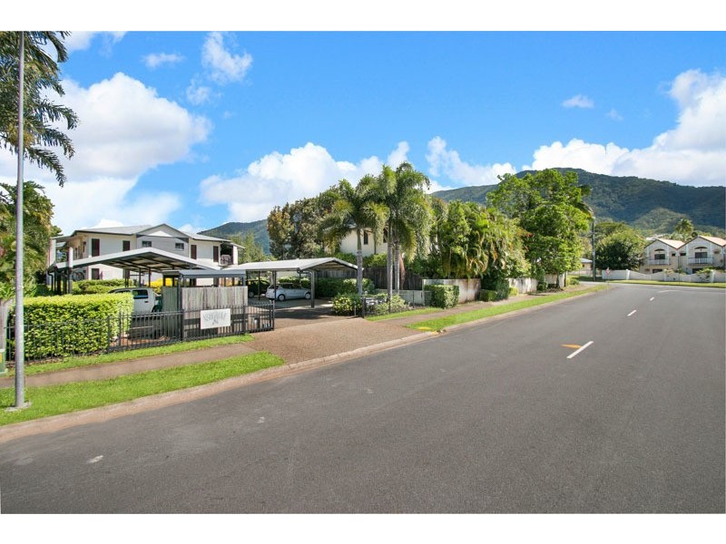 8/6 Short Street, Redlynch QLD 4870