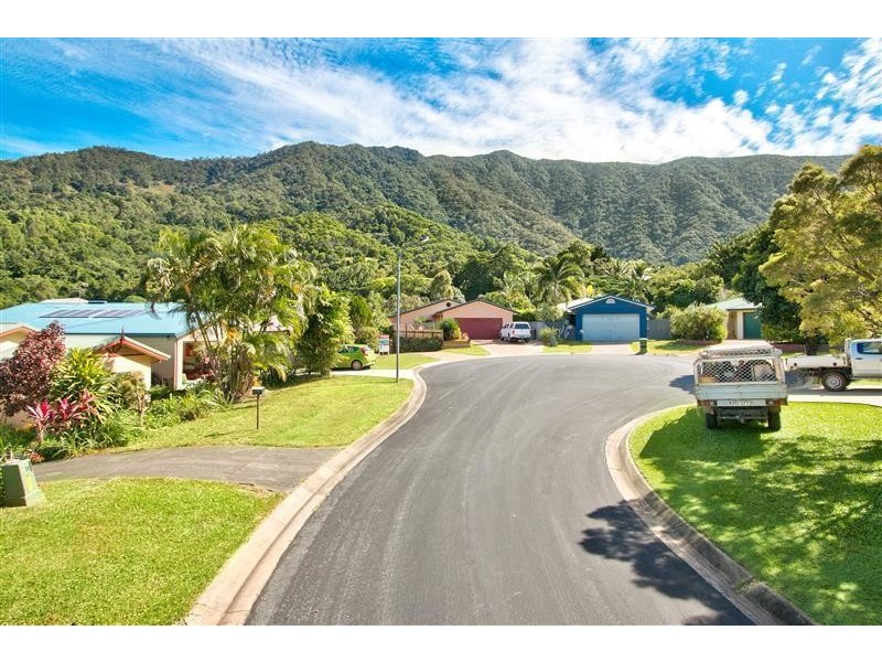 11 Acmena Close, Redlynch QLD 4870