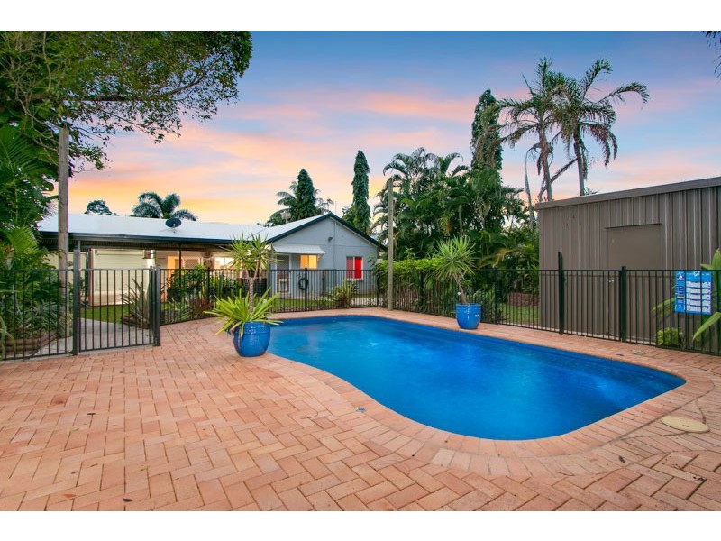17 Jasmine Street, Redlynch QLD 4870