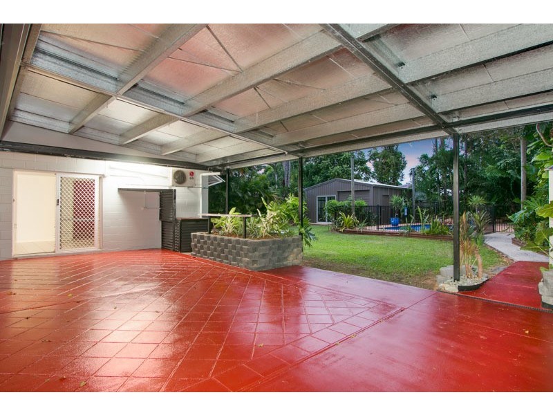 17 Jasmine Street, Redlynch QLD 4870