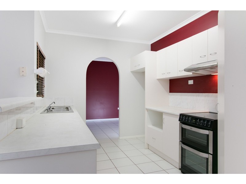 17 Jasmine Street, Redlynch QLD 4870