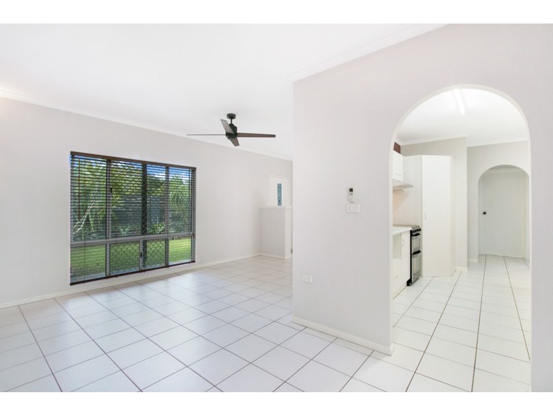 17 Jasmine Street, Redlynch QLD 4870