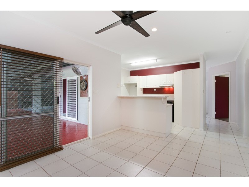 17 Jasmine Street, Redlynch QLD 4870