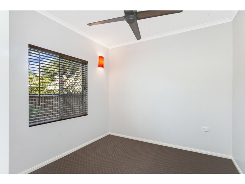 17 Jasmine Street, Redlynch QLD 4870