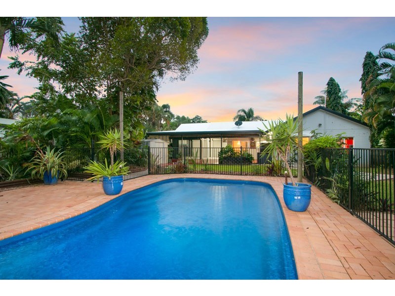 17 Jasmine Street, Redlynch QLD 4870