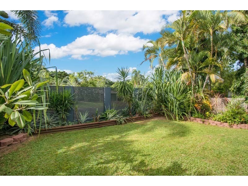 17 Jasmine Street, Redlynch QLD 4870