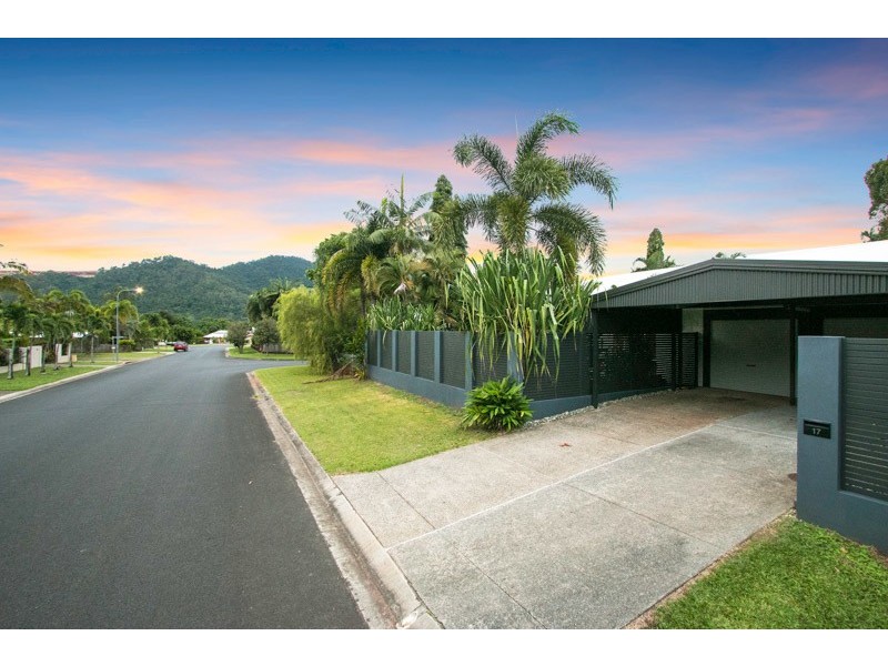 17 Jasmine Street, Redlynch QLD 4870