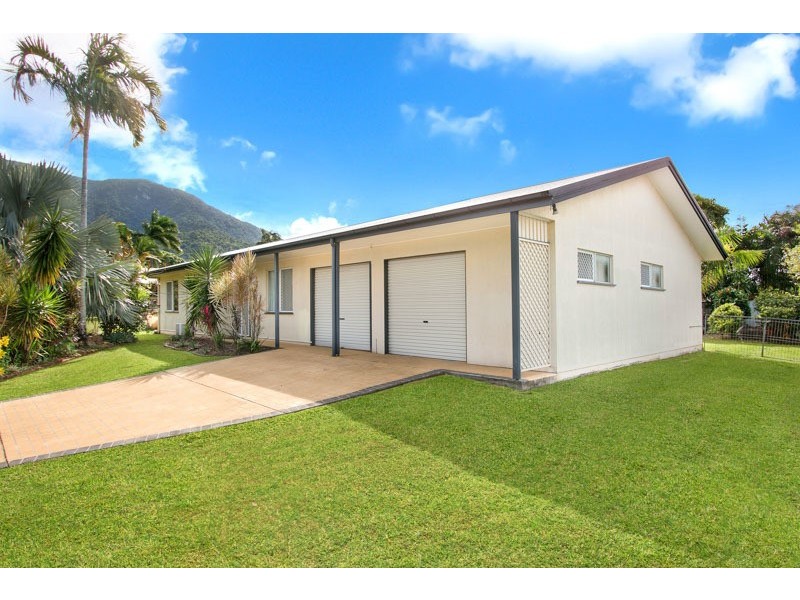4 Michaelangelo Drive, Redlynch QLD 4870