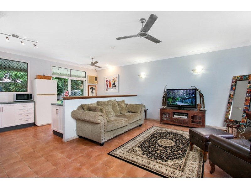 4 Michaelangelo Drive, Redlynch QLD 4870