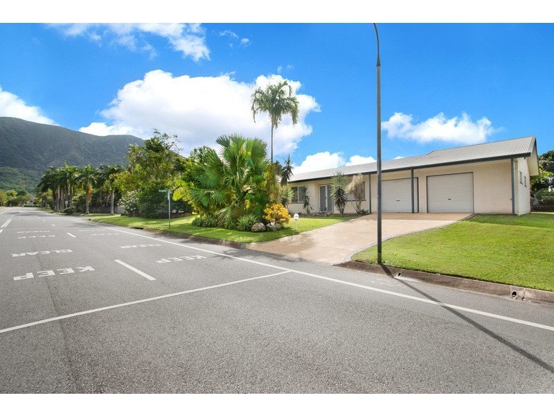 4 Michaelangelo Drive, Redlynch QLD 4870