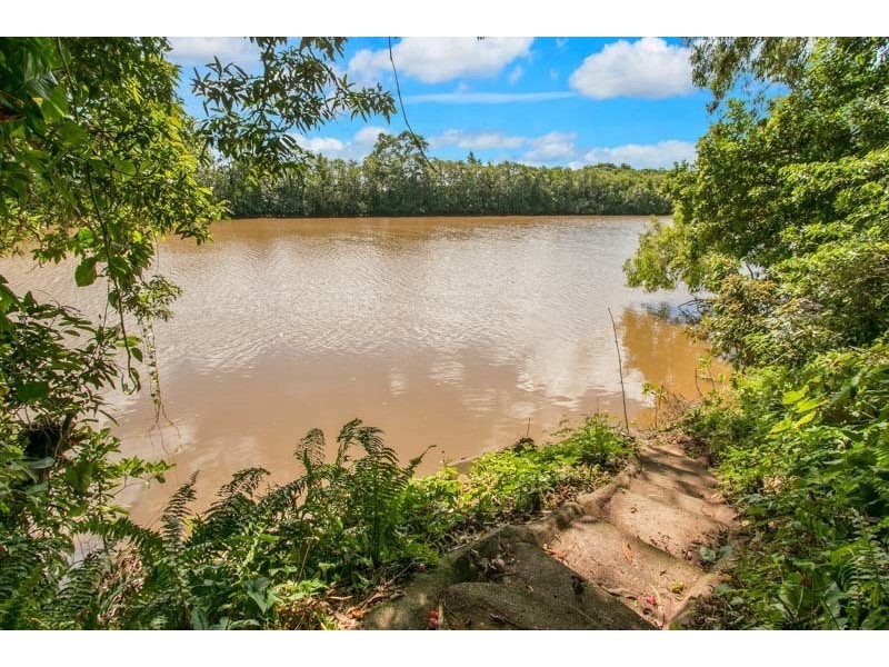 1 Magazine Street, Stratford QLD 4870