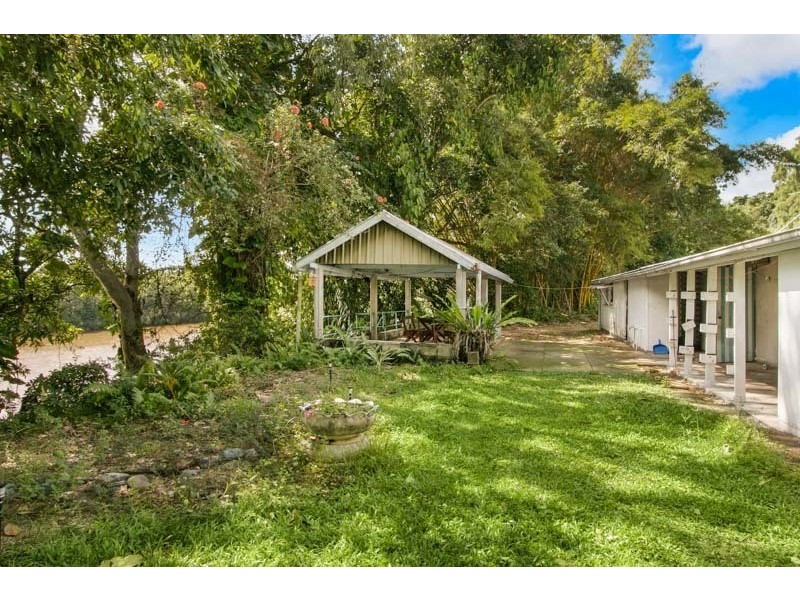 1 Magazine Street, Stratford QLD 4870