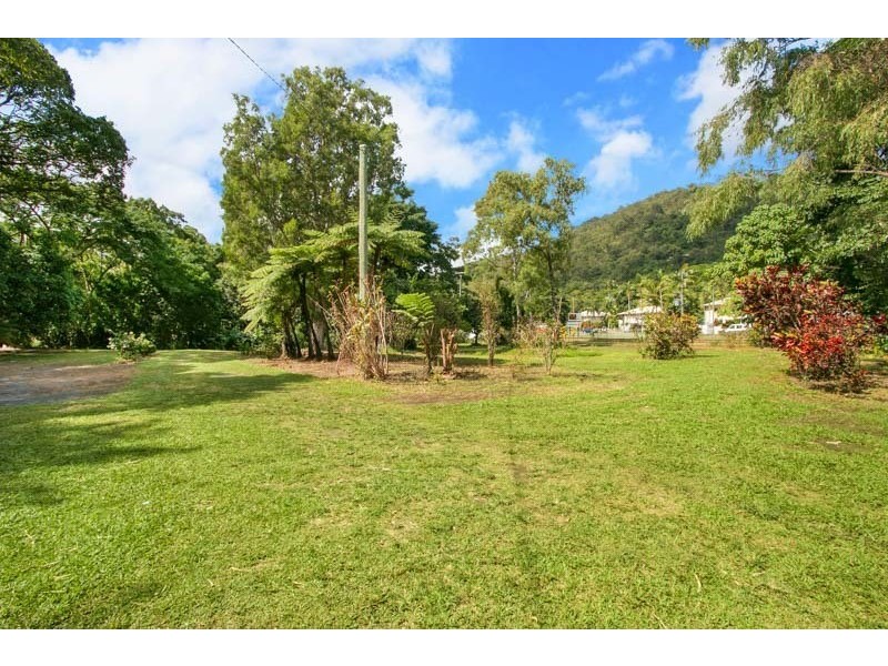 1 Magazine Street, Stratford QLD 4870