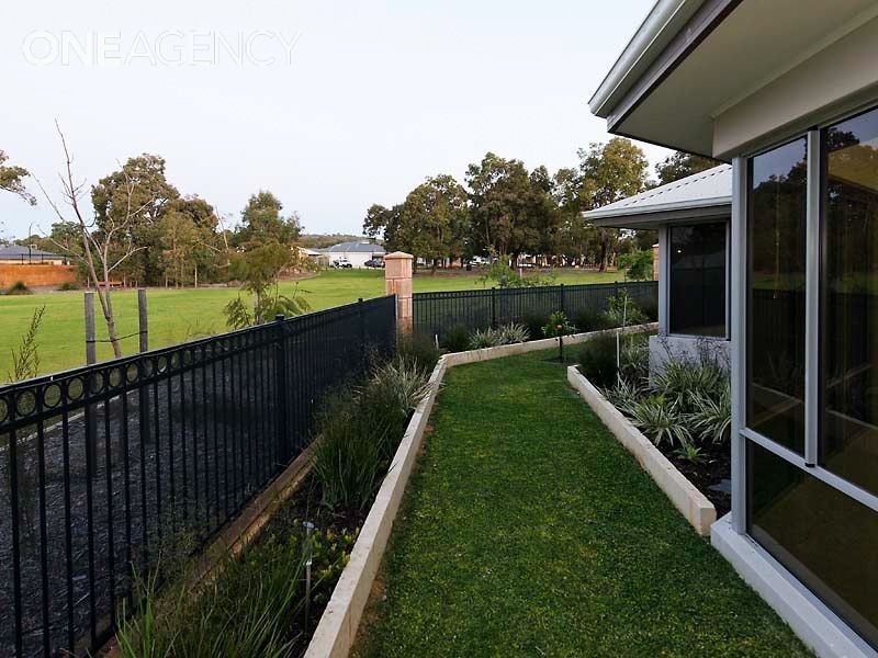 10 Miamit Lane, Byford WA 6122