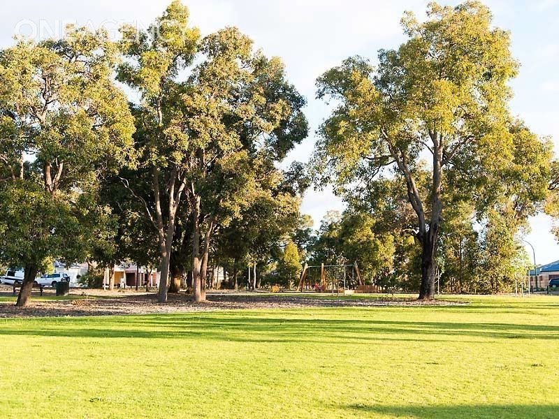 10 Miamit Lane, Byford WA 6122