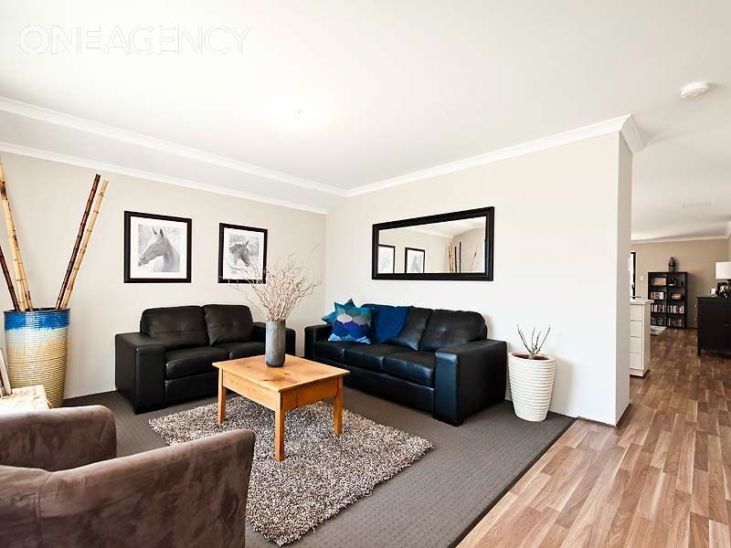 18 Bundoran Approach, Hilbert WA 6112