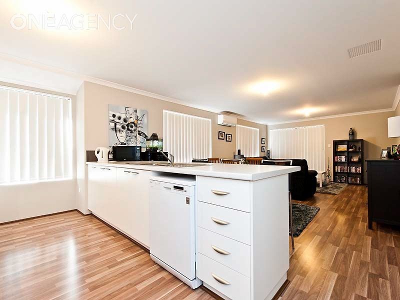 18 Bundoran Approach, Hilbert WA 6112