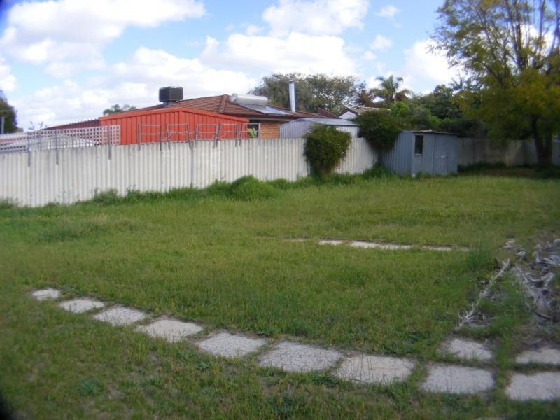 5 Jupp Court, Camillo WA 6111