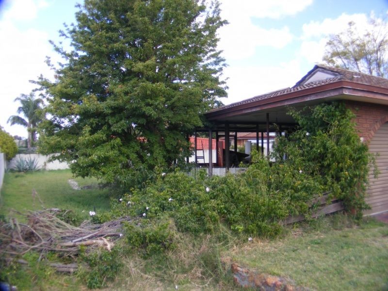 5 Jupp Court, Camillo WA 6111