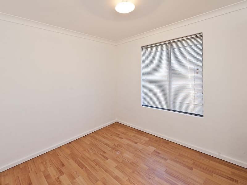 9 Pendragon Court, Camillo WA 6111