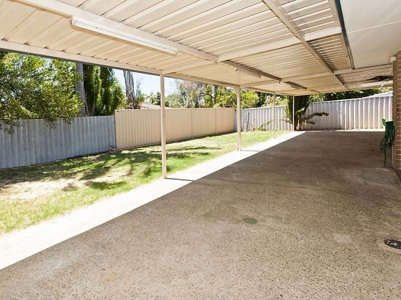 9 Pendragon Court, Camillo WA 6111