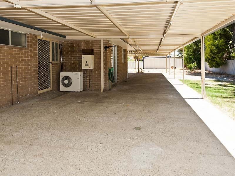 9 Pendragon Court, Camillo WA 6111