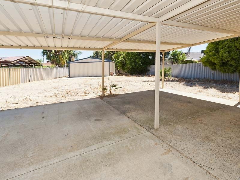 9 Pendragon Court, Camillo WA 6111