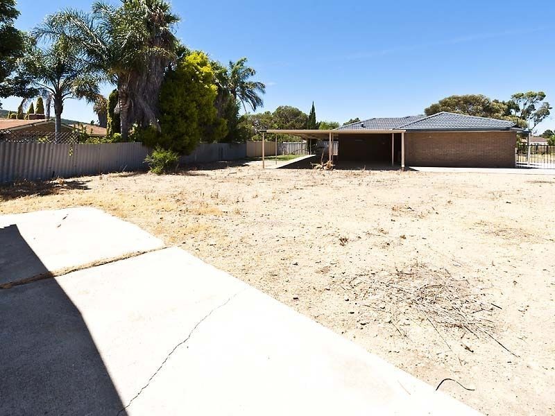 9 Pendragon Court, Camillo WA 6111