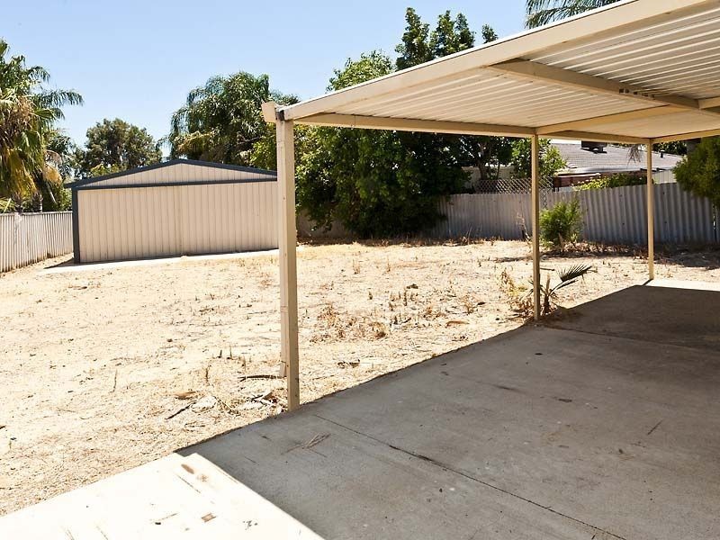 9 Pendragon Court, Camillo WA 6111