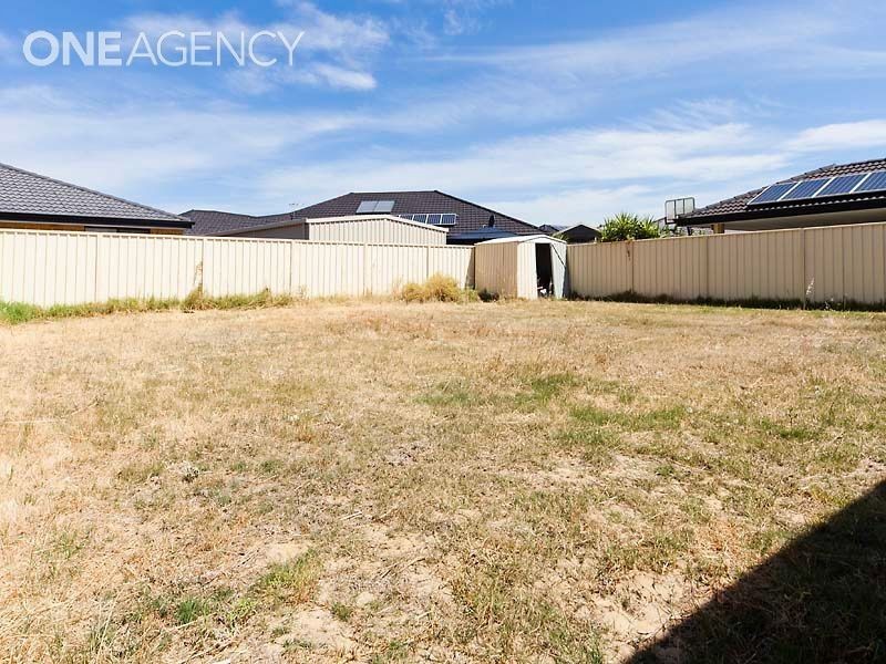 5 Kemshall Way, Maddington WA 6109