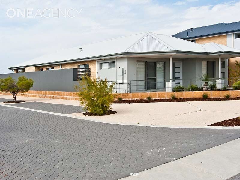 43 Barrington Avenue, Champion Lakes WA 6111