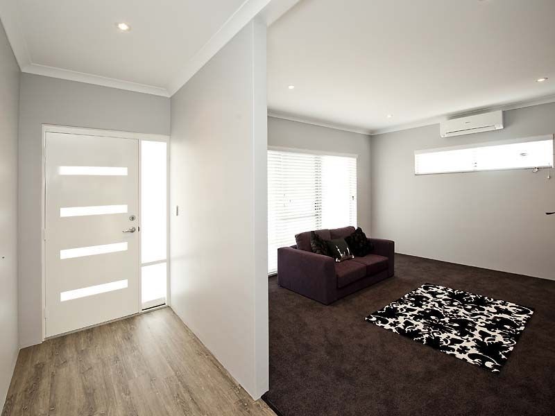 43 Barrington Avenue, Champion Lakes WA 6111