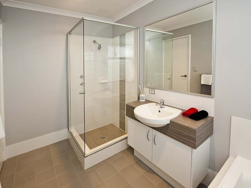 43 Barrington Avenue, Champion Lakes WA 6111