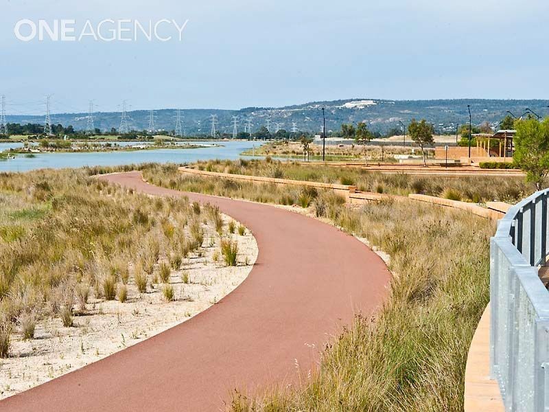 43 Barrington Avenue, Champion Lakes WA 6111