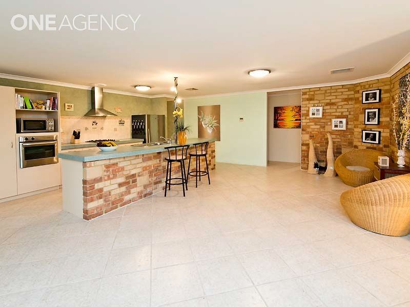 28 Hedgeley Way, Canning Vale WA 6155