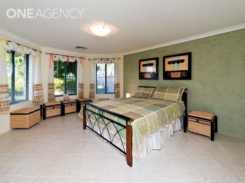 28 Hedgeley Way, Canning Vale WA 6155