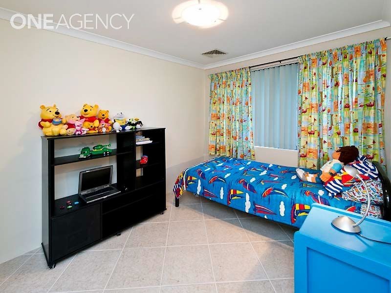 28 Hedgeley Way, Canning Vale WA 6155