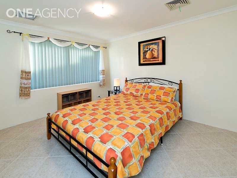 28 Hedgeley Way, Canning Vale WA 6155