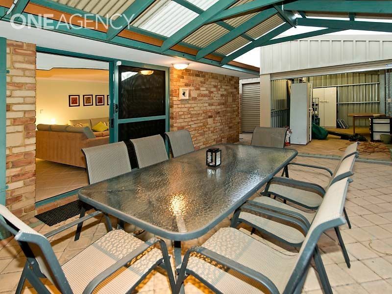 28 Hedgeley Way, Canning Vale WA 6155
