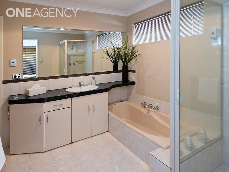 16 McLeish Place, Thornlie WA 6108