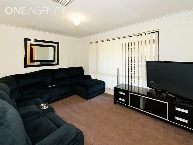 23 Forest Lakes Drive, Thornlie WA 6108