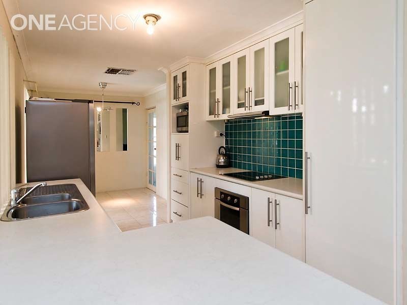 23 Forest Lakes Drive, Thornlie WA 6108