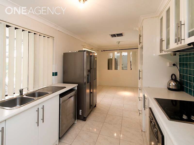 23 Forest Lakes Drive, Thornlie WA 6108