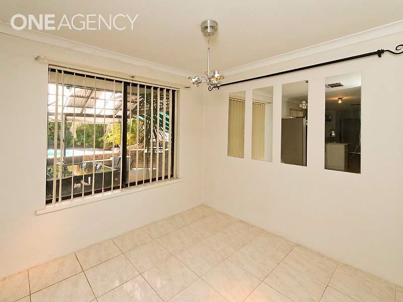 23 Forest Lakes Drive, Thornlie WA 6108